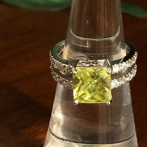 Beautiful Sterling Silver faux Peridot ring